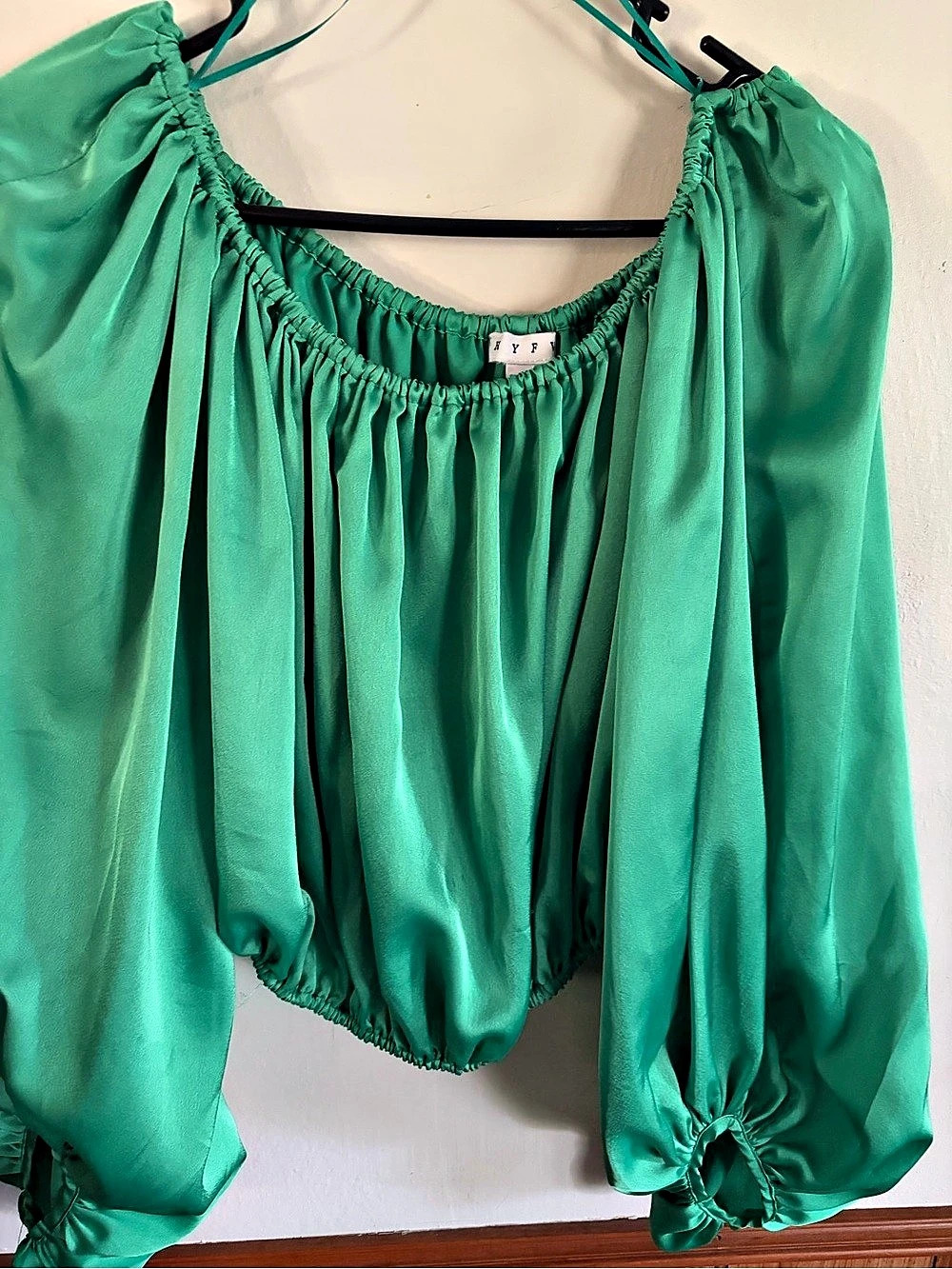 S y F Green Gathered Sleeve Blouse Like New